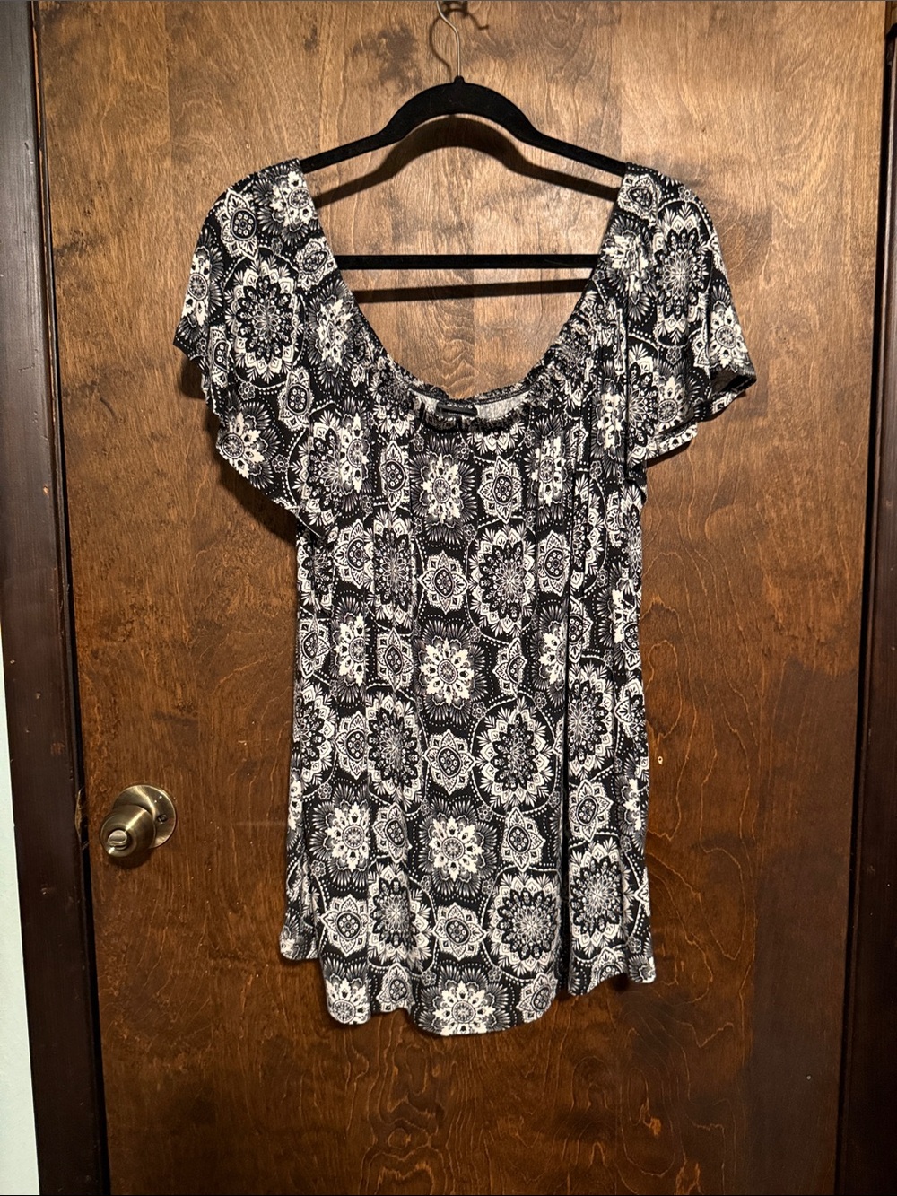 torrid Black and White Medallion Scoop Neck Tunic
